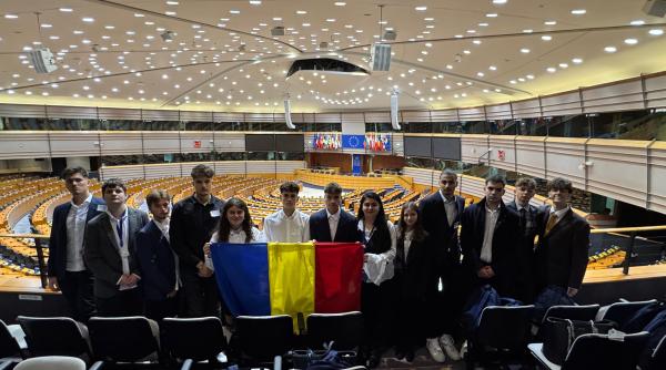 parlamentul european vizitat de un grup de 50 de elevi la invitatia eurodeputatului teodorescu performanta merita rasplatita