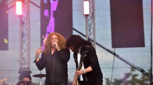 becoming led zeppelin documentar despre trupa cand va fi lansat