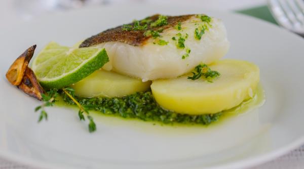 peste la cuptor cu sos de unt si lamaie meniul potrivit pentru o masa festiva