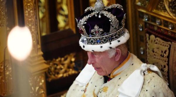 regele charles s a temut ca i se va clatina pe cap coroana in timpul incoronarii