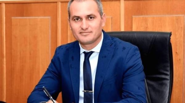 primarul din crevedia isi petrece craciunul in arest instanta a decis arestarea sa preventiva pentru 30 de zile