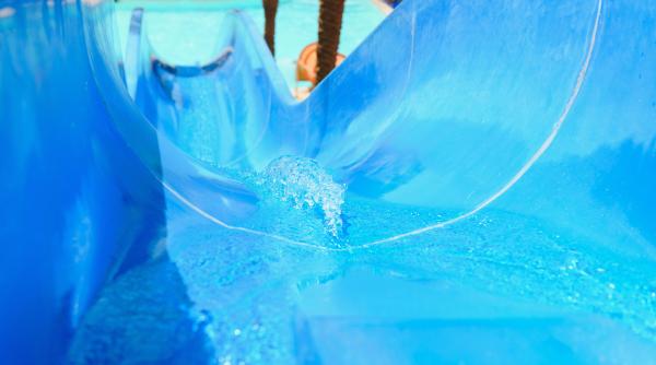 caz socant la un aquapark un copil de 10 ani a facut stop cardiorespirator era in excursie cu scoala