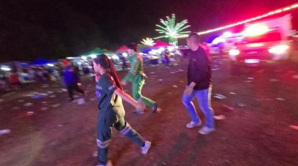 un explozibil a fost aruncat in multime la un festival din thailanda cel putin trei persoane au murit peste 40 au fost ranite