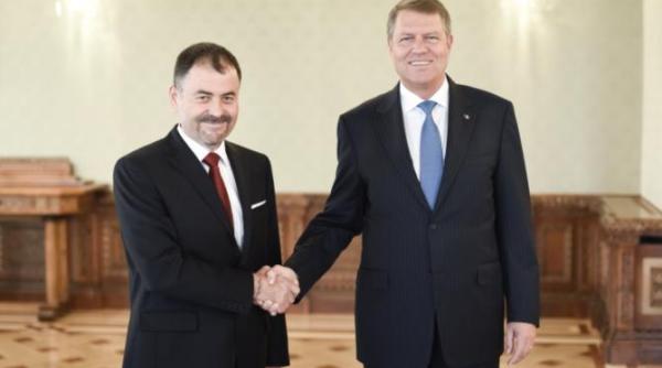 rezist cu oana stanciulescu la dcnews invitatul zilei anatol salaru fost ministru al apararii in republica moldova