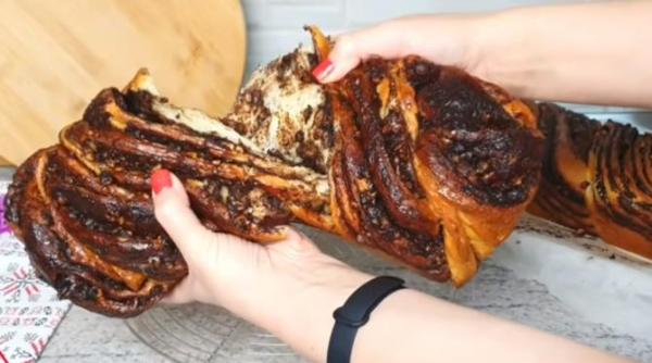 cozonac babka deliciul polonez de sarbatori cu umplutura de ciocolata