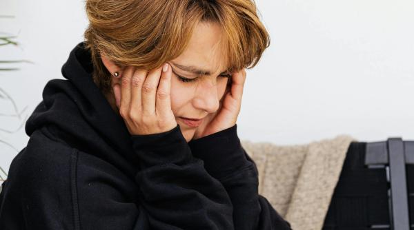 bolile grave care debuteaza de craciun incep cu dureri de cap si greata