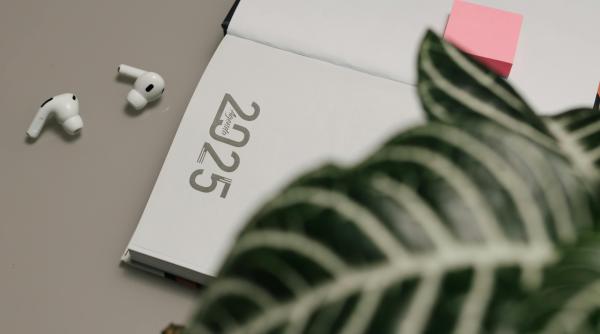 zilele libere legale in 2025 ianuarie incepe cu o pauza de 7 zile val de mini vacante si weekend uri prelungite pentru romani