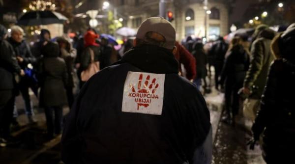 protest urias la belgrad sarbii cer demisia guvernului dupa prabusirea acoperisului garii din novi sad video