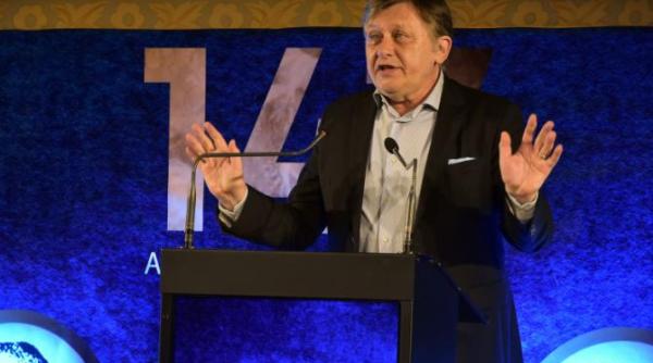 solutia lui antonescu pentru ca iohannis sa elibereze functia de presedinte al romaniei