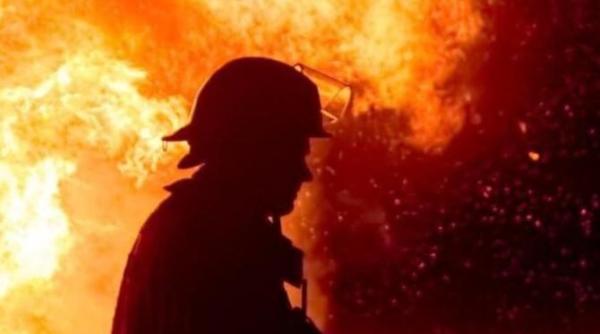 incendiu puternic la un service auto din pitesti nu au fost identificate victime