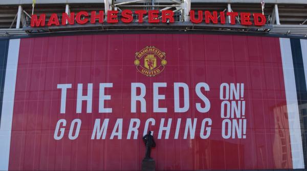 infestare cu soareci la stadionul old trafford