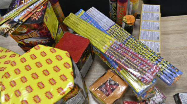 8 5 tone de articole pirotehnice confiscate in zilele de craciun au fost intocmite zeci de dosare penale