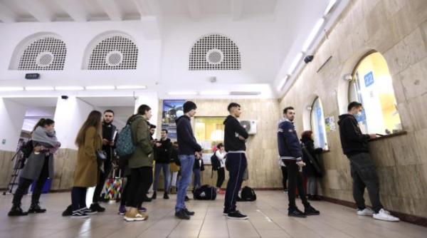 studentii revoltati ca li se taie gratuitatile la transport de prea multe ori educatia e tratata ca ultima prioritate