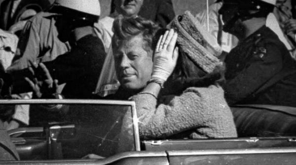 un secret intunecat in dosarele jfk clasificate l ar putea face pe trump sa regrete promisiunea de a le dezvalui cia si altii vor sa ramana ascunse