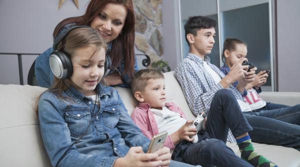 generatia beta prima generatie complet digitalizata cu parinti tiktokeri si influenceri copiii nascuti in 2025 vor deschide o noua lume