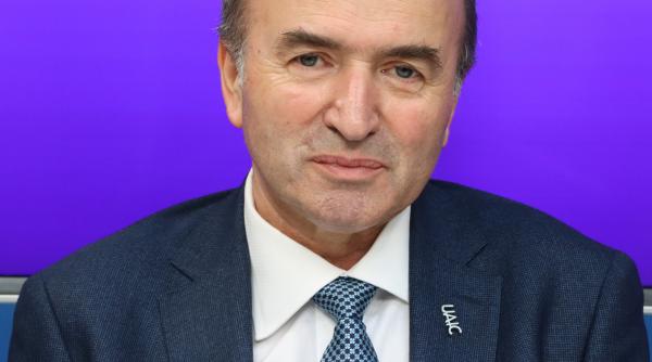 tudorel toader pe aceeasi lista cu calin georgescu si crin antonescu ps acest mesaj va fi sters