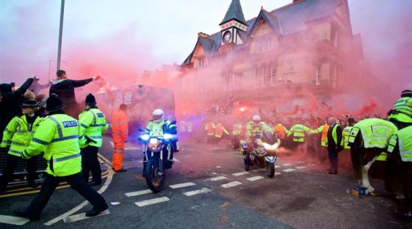 cel mai bogat om din lume ar dori sa cumpere liverpool fc bunica lui s a nascut acolo