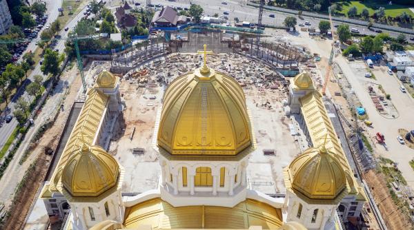 catedrala mantuirii neamnului va fi sfintita de patriarhul ecumenic si patriarhul romaniei