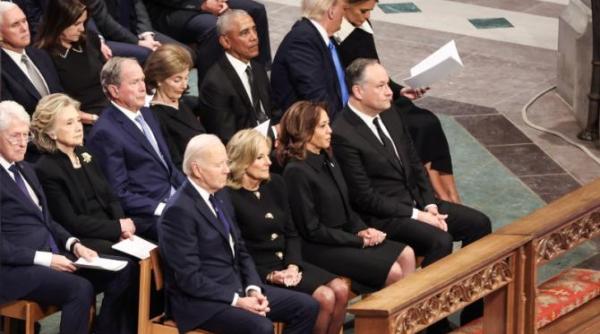 trump biden obama harris prezenti la funeraliile fostului presedinte jimmy carter foto video