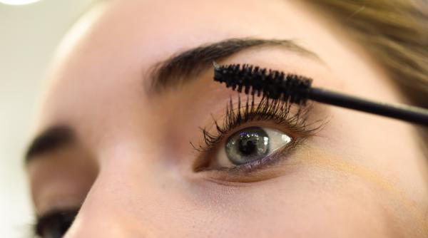 anul acesta renunta la rimel noul trend nu se mai poarta mascara