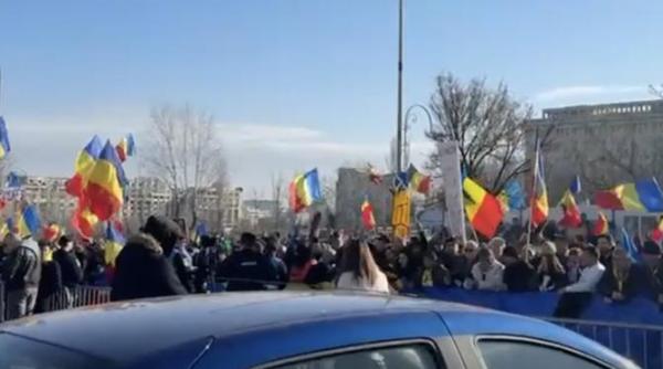 jurnalista luata pe sus de protestatari la ccr sustinatorii lui georgescu omul cu pacea a fost deschis dosar penal