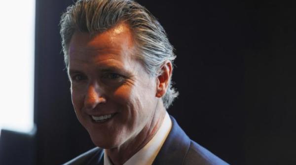 mel gibson si joe rogan critici dure pentru guvernatorul din california dolarii din impozite probabil au fost pentru gelul tau de par esti complet nebun