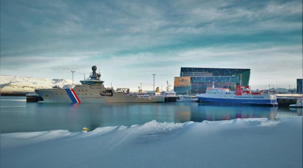 incident in marea baltica o nava din flota fantoma a rusiei remorcata intr un port german