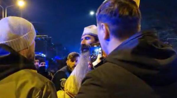 moment emotionant la protestul din capitala cum a fost surprins stegarul dac video foto