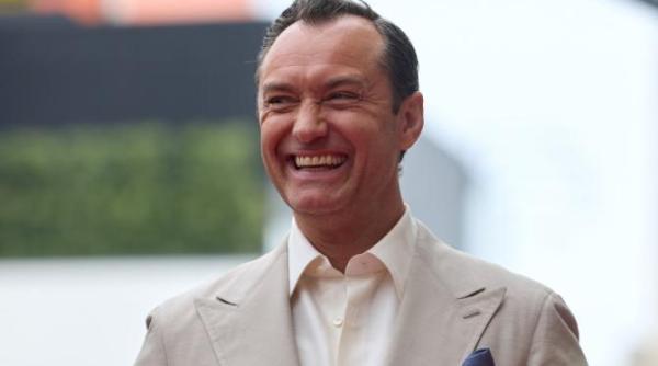 jude law in rolul lui putin vrajitorul de la kremlin