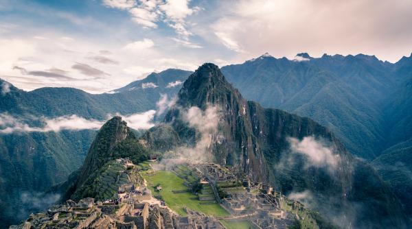 a fost descoperita o retea misterioasa de tuneluri incase foto