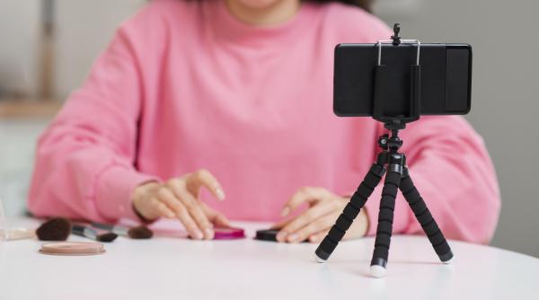 influencerita acuzata ca si a otravit copilul pentru donatii si urmaritori nu exista cuvinte