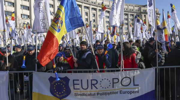 politistii ies in strada autocare pline au plecat inca de acum 8 ore spre bucuresti foto