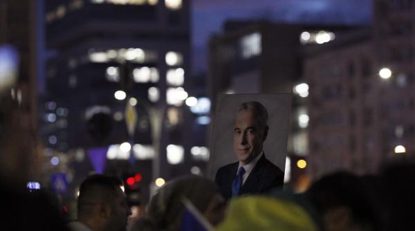calin georgescu cheama romanii in piata victoriei in 24 ianuarie o manifestare a iubirii din noi ne am unit si ne am regasit
