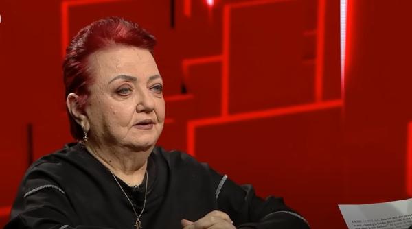 motivul pentru care minerva si a urat mama una e varsator cealalta e capricorn