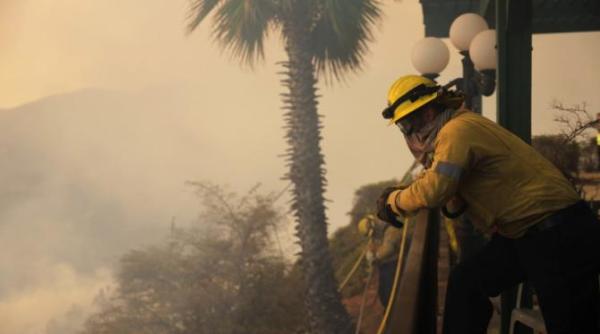 un nou incendiu de vegetatie a izbucnit la nord de los angeles se impun masuri de evacuare