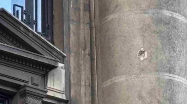 universitatea din bucuresti vrea sa conserve martorii fizici ai revolutiei din 1989 de pe fatata cladirii foto in articol