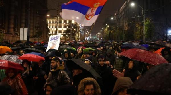 tineri romani arestati in serbia si expulzati au fost acuzati de uneltire impotriva statului sarb