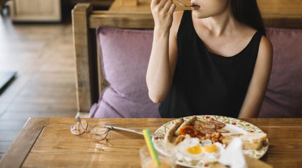 care este ora ideala pentru a lua micul dejun ce se intampla daca sari peste el