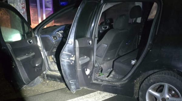 minor de 15 ani prins la volan de politisti ce a facut cand a vazut politia conducea o masina fara numere de inmatriculare