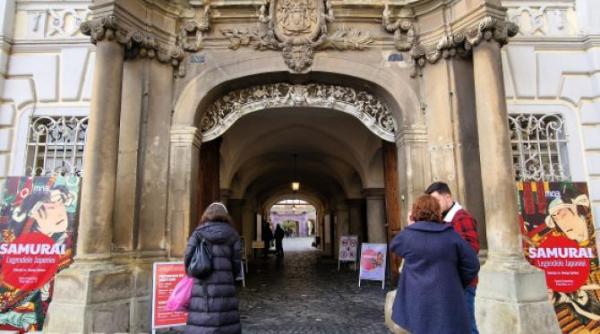  si tu ai fost jefuit muzeele conteaza muzeul brukenthal isi inchide portile in semn de protest dupa furtul tezaurului
