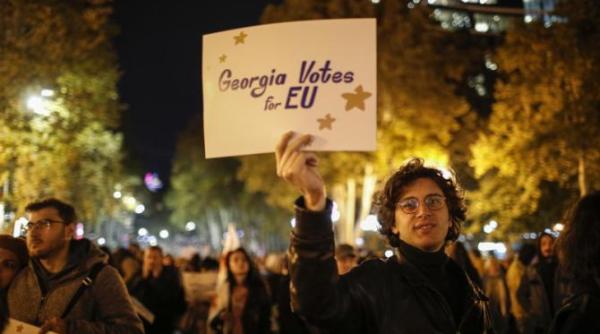 ue suspenda partial acordul de facilitare a vizelor cu georgia demnitarii georgieni pierd accesul facilitat in spatiul european