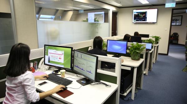 valul de concedieri impinge romanii spre occident ce locuri de munca ofera cele mai mari salarii