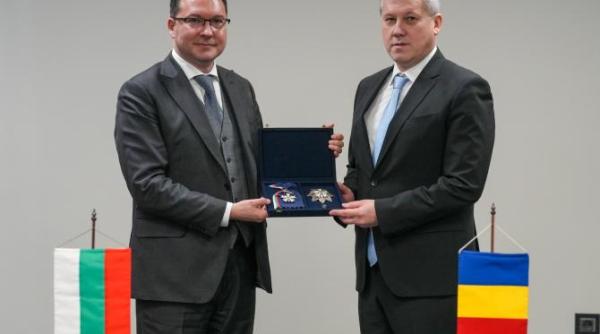 catalin predoiu decorat de ministrul bulgar este primul ministru al afacerilor interne roman care a primit aceasta distinctie