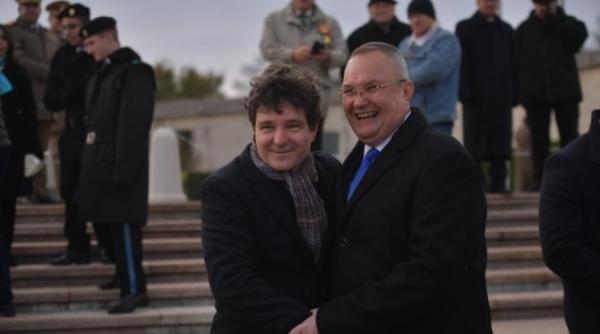 nicusor dan a furat startul campaniei panouri imense in capitala ponta orice alt candidat era arestat