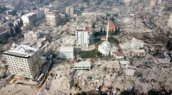 zeci de mii de oameni din turcia inca traiesc in containere critici la adresa guvernului dupa doi ani de la cutremurul devastator