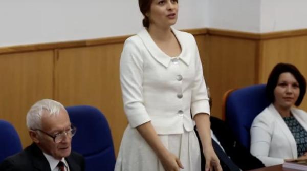 cine este consiliera care a intrat in cotroceni la o zi dupa klaus iohannis si pleaca in aceeasi zi cu presedintele