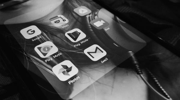 eric shmidt fostul sef google avertizeaza inteligenta artificiala poate fi un osama bin laden al erei digitale