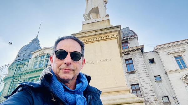 dan negru scoala de azi nu mai construieste caractere nu mai e fabrica de oameni ci fabrica de roboti