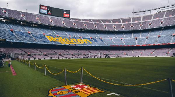 internationalul roman a semnat cu fc barcelona transferul de 5 milioane de euro incheiat de laporta