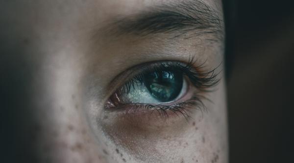 cruzime fara margini in kazahstan un adolescent a atacat cu cutitul un copil de 5 ani intr un lift micutul fusese trimis de mama la magazin dupa cartofi